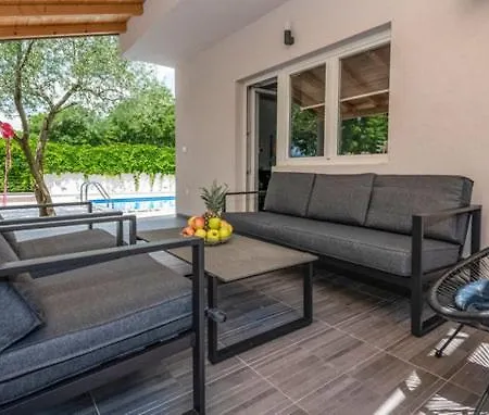 Vila Neda Villa