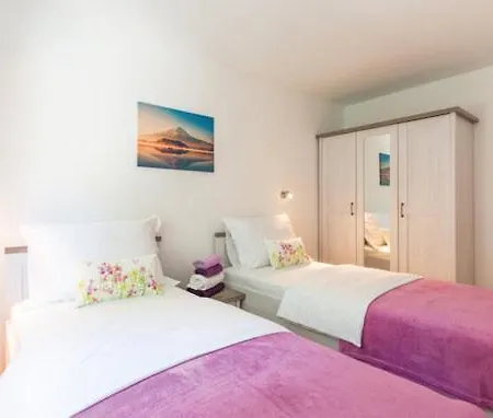 Vila Neda Villa *